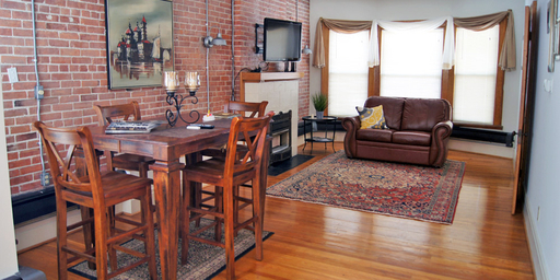 Stunning 1 Bedroom Fully Furnished Corporate Apartment Directly on Elmwood Ave!! Call TODAY!! – photo 1