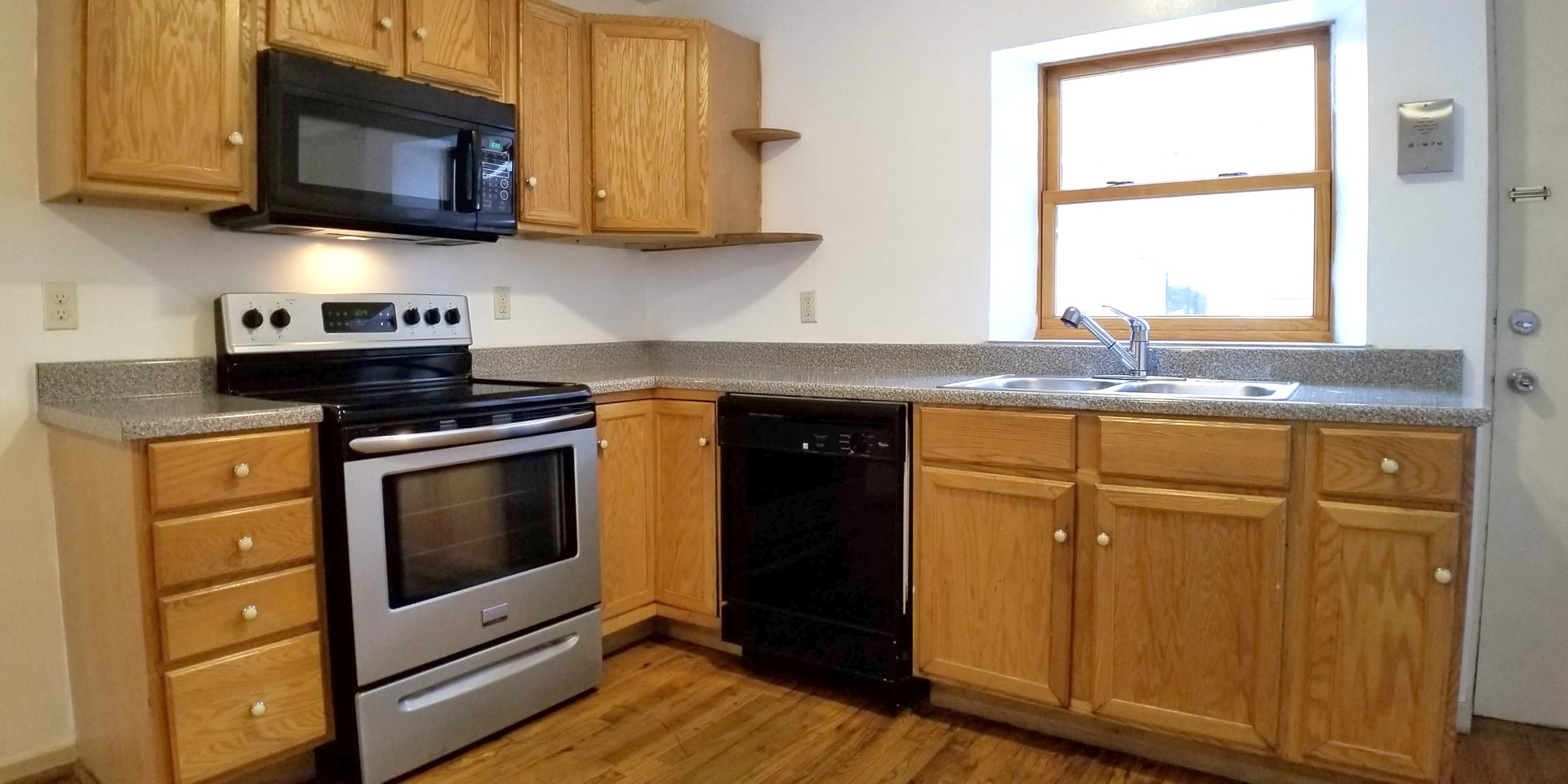 Buffalo Apartment: 905 Delaware Avenue