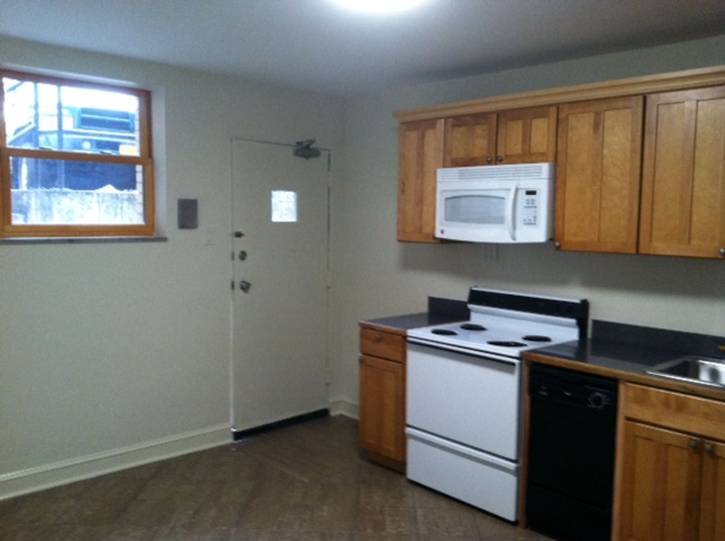 Buffalo Apartment: 905 Delaware Avenue