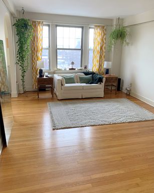 Updated One Bedroom Available For You At the Mayflower – photo 1