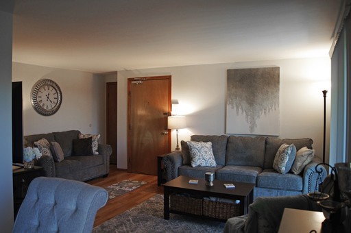 Best Deal!! 1 Bed w/ Easy Access to 290 & Shopping!!