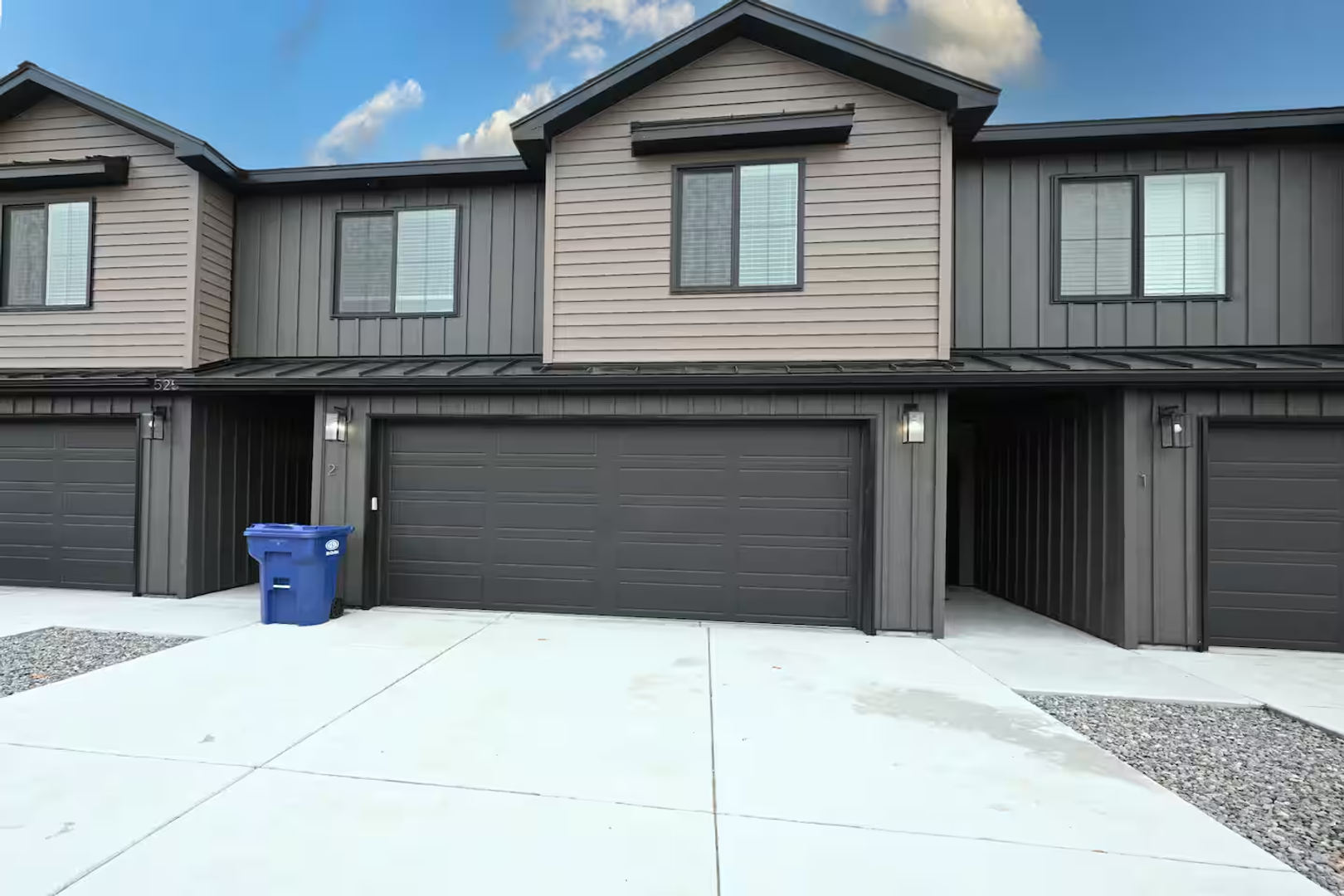 Ashton House: 525 N 4th St #2