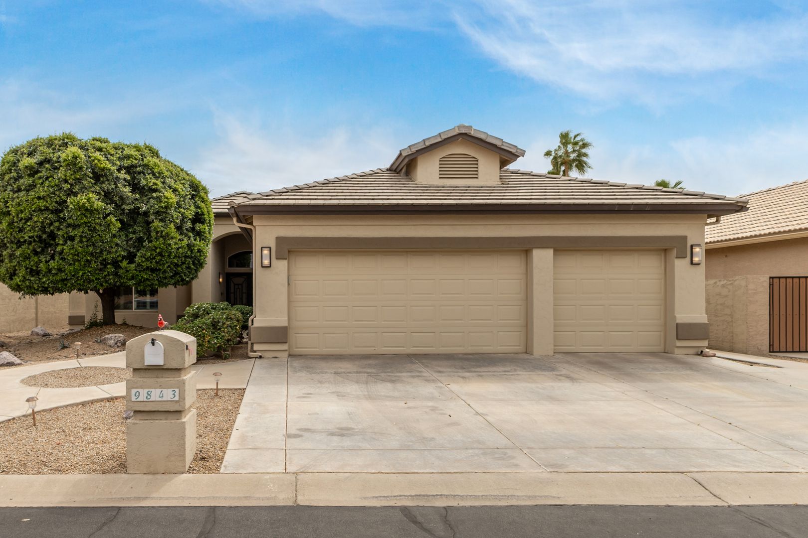 Sun Lakes House: 9843 E Sunburst Dr