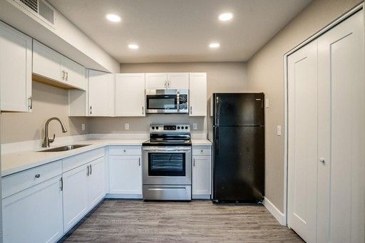 Updated 1 bedroom apartment – photo 1