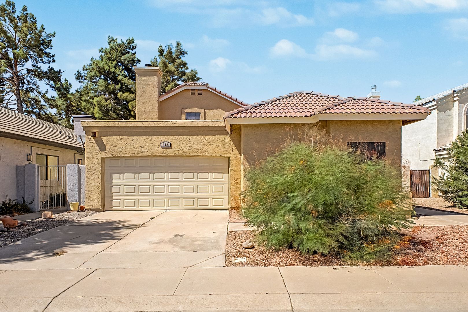 Chandler House: 184 S Willow Creek St