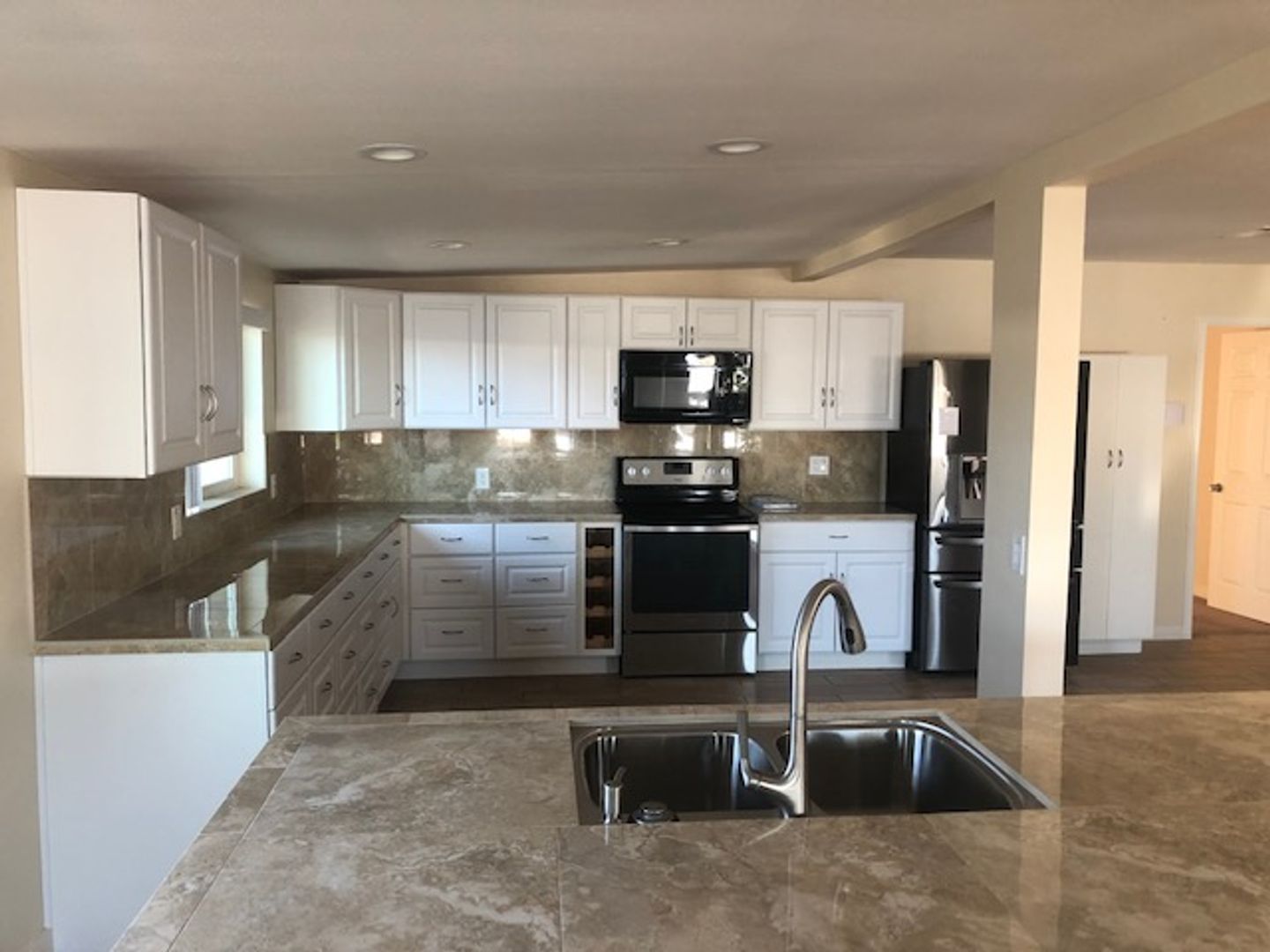 Sun Lakes House: 25424 S Wyoming Ave