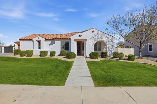 Stunning 3 Bed | 3 Bath Resort-Style Living in the Heart of Queen Creek – photo 1