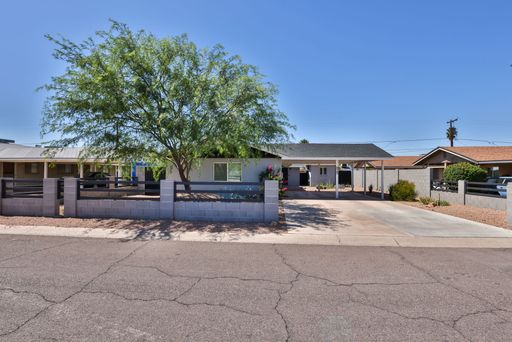 1st month free with a 13month lease – photo 1