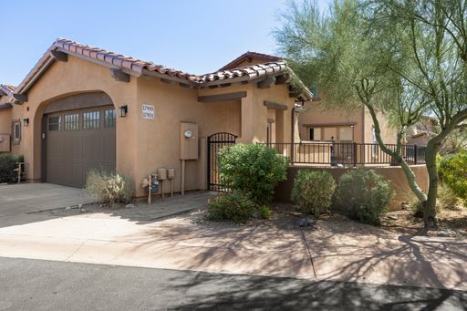 2 bedroom pristine home in DC Ranch! – photo 1