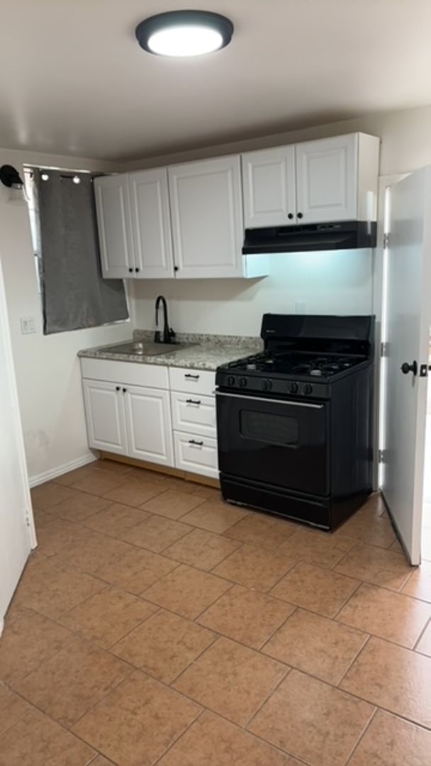 Palmdale Apartment: 38219 12th St E