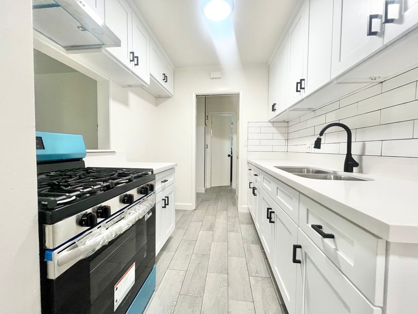 Inglewood Apartment: 632,636,644,646 Aerick St