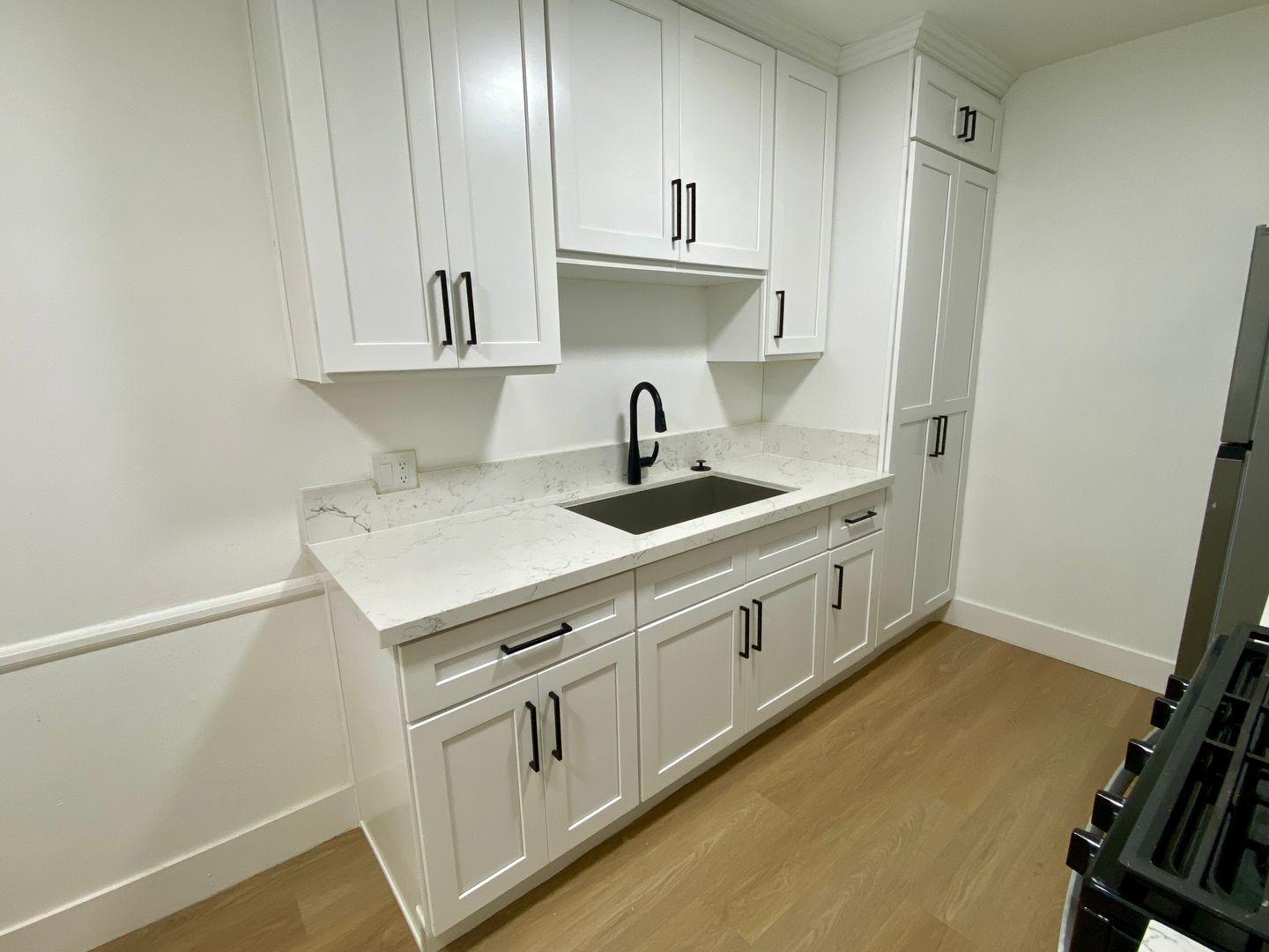 Los Angeles Apartment: 5840 Gregory Ave