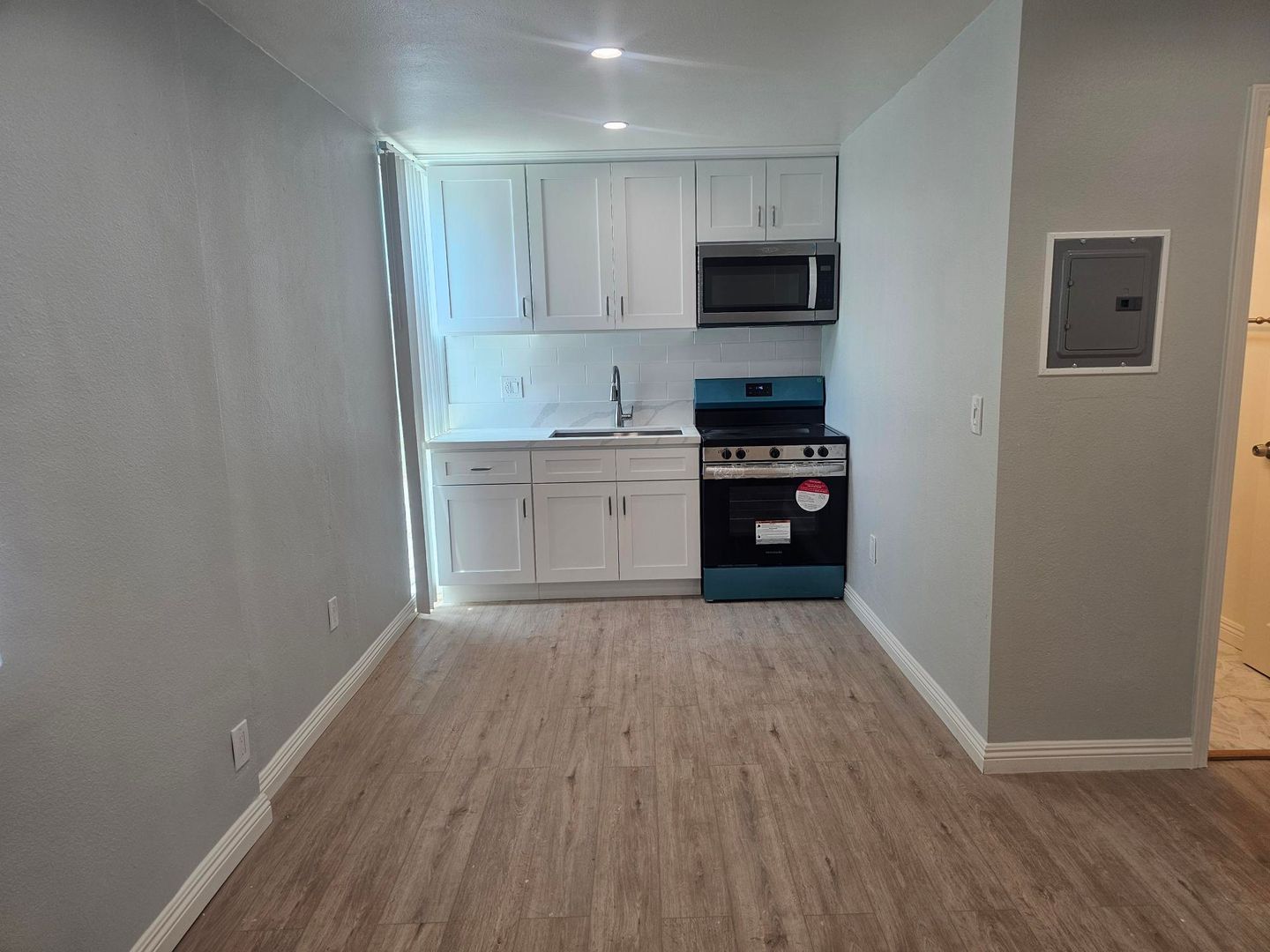 West Covina Apartment: 712 S Fernwood St.