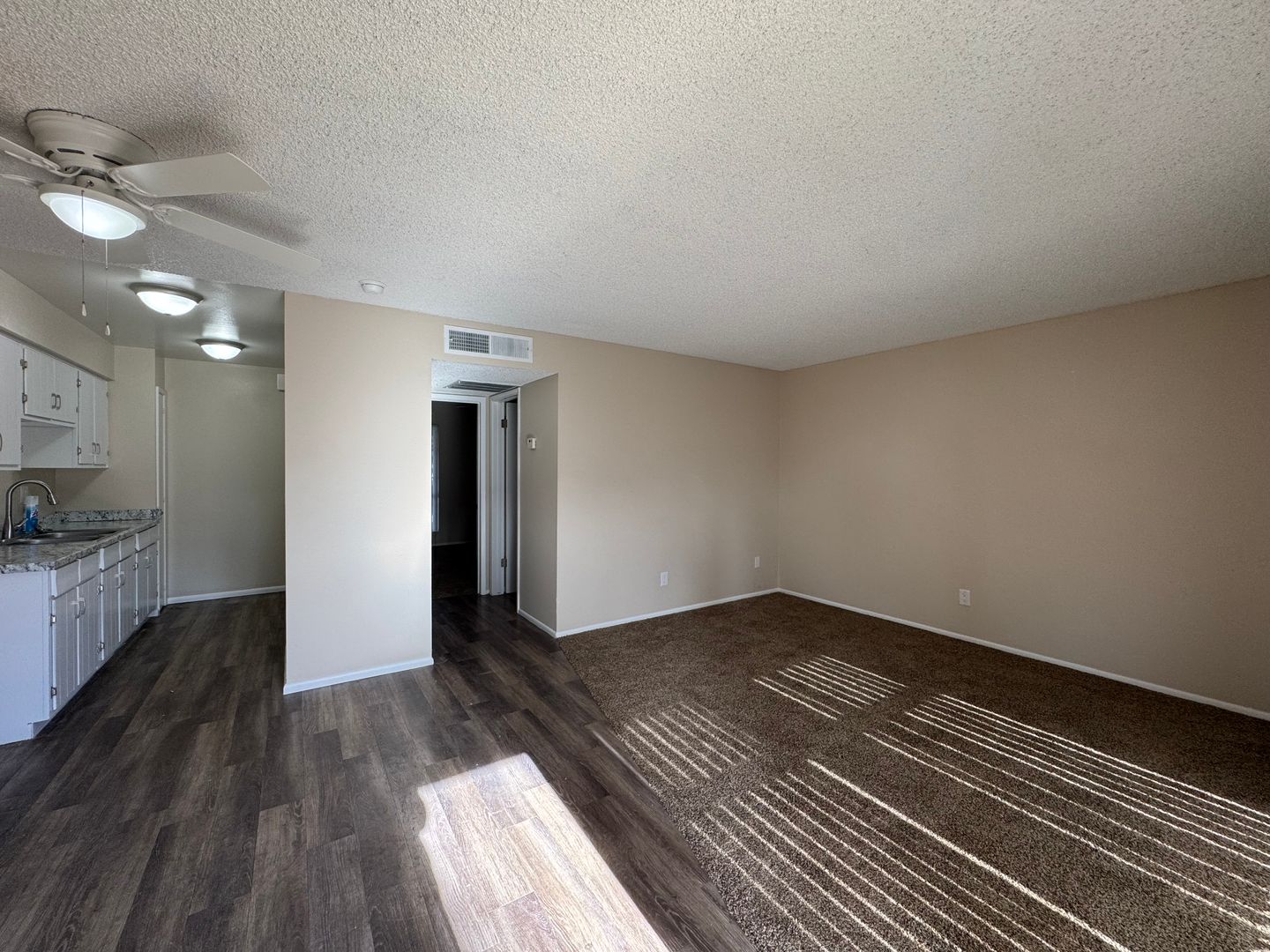 Lake Havasu City Apartment: 2021 Commander Dr
