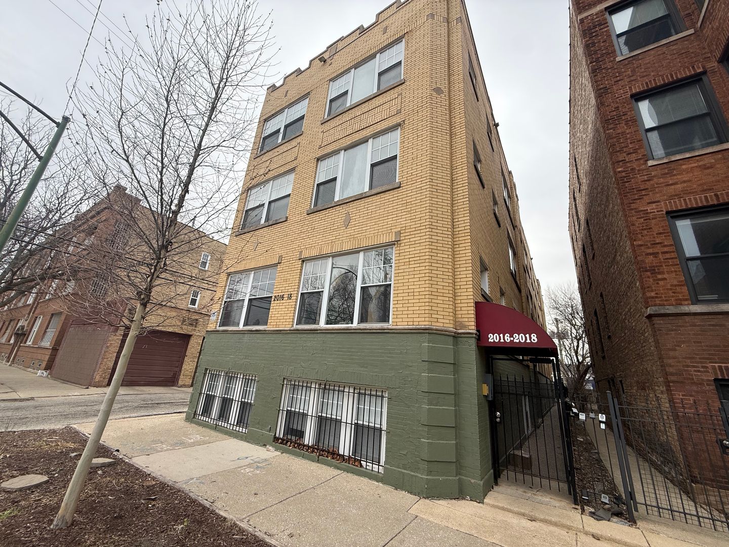 Chicago Condo: 2018 N Spaulding Ave #2W