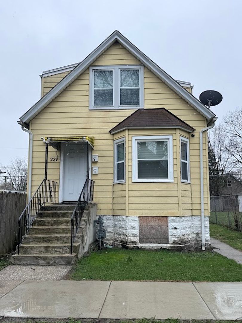 Chicago Apartment: 227 W 112th Pl