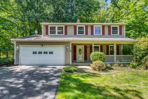 7400 Brenel Dr, Concord Township, OH 44060- Spacious 4-bed 2.5-bath single-family home!