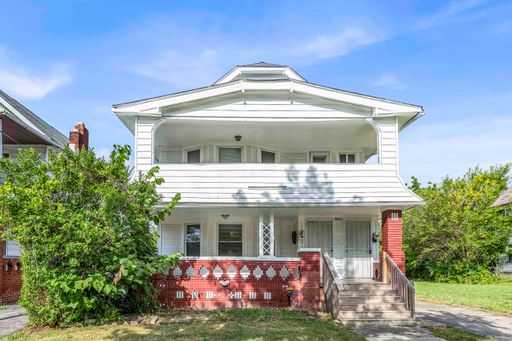 3652 E 153rd St | Unit 2, Cleveland, OH 44120- Spacious 3-bed 1-bath multi-family home! – photo 1