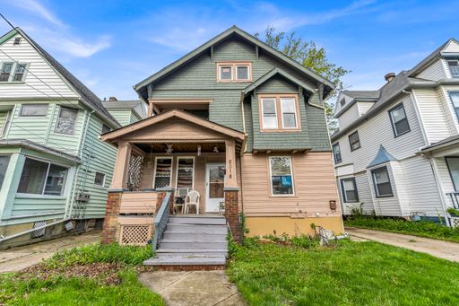 2018 W 100th St | UP, Cleveland, Ohio, 44102 - Spacious 2-bed 1-bath multi-family home! – photo 1