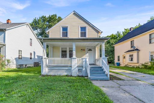 1753 E 30th St | Back, Lorain, OH 44055 - Spacious 2-bed 1-bath multi-family home! – photo 1