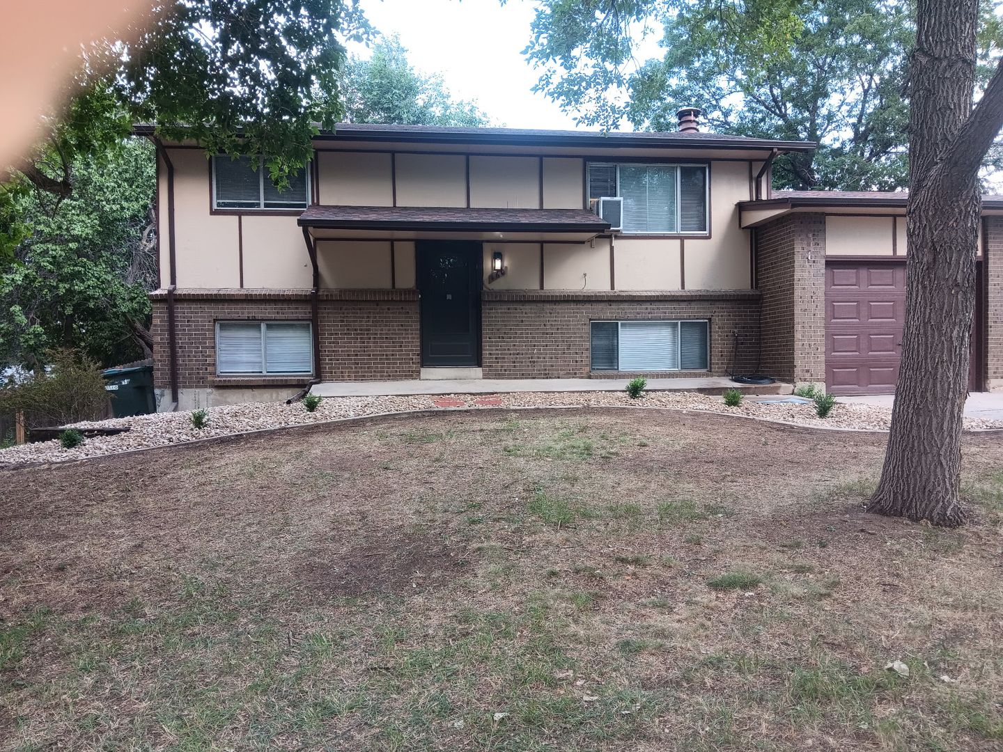 Lakewood House: 460 S. Owens Street