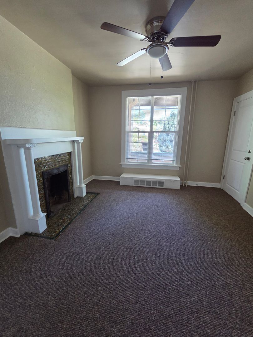 Denver Apartment: 2956-2966 W. Denver Pl.