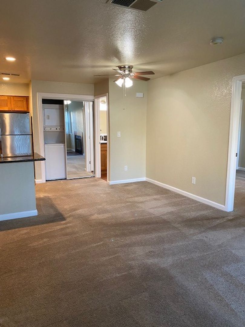 Modesto Apartment: 3500 San Clemente Ave