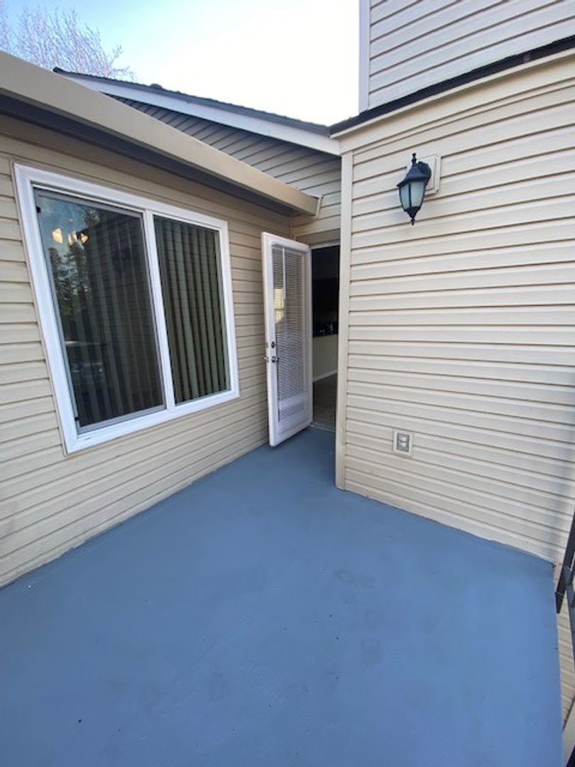 Modesto Apartment: 3500 San Clemente Ave