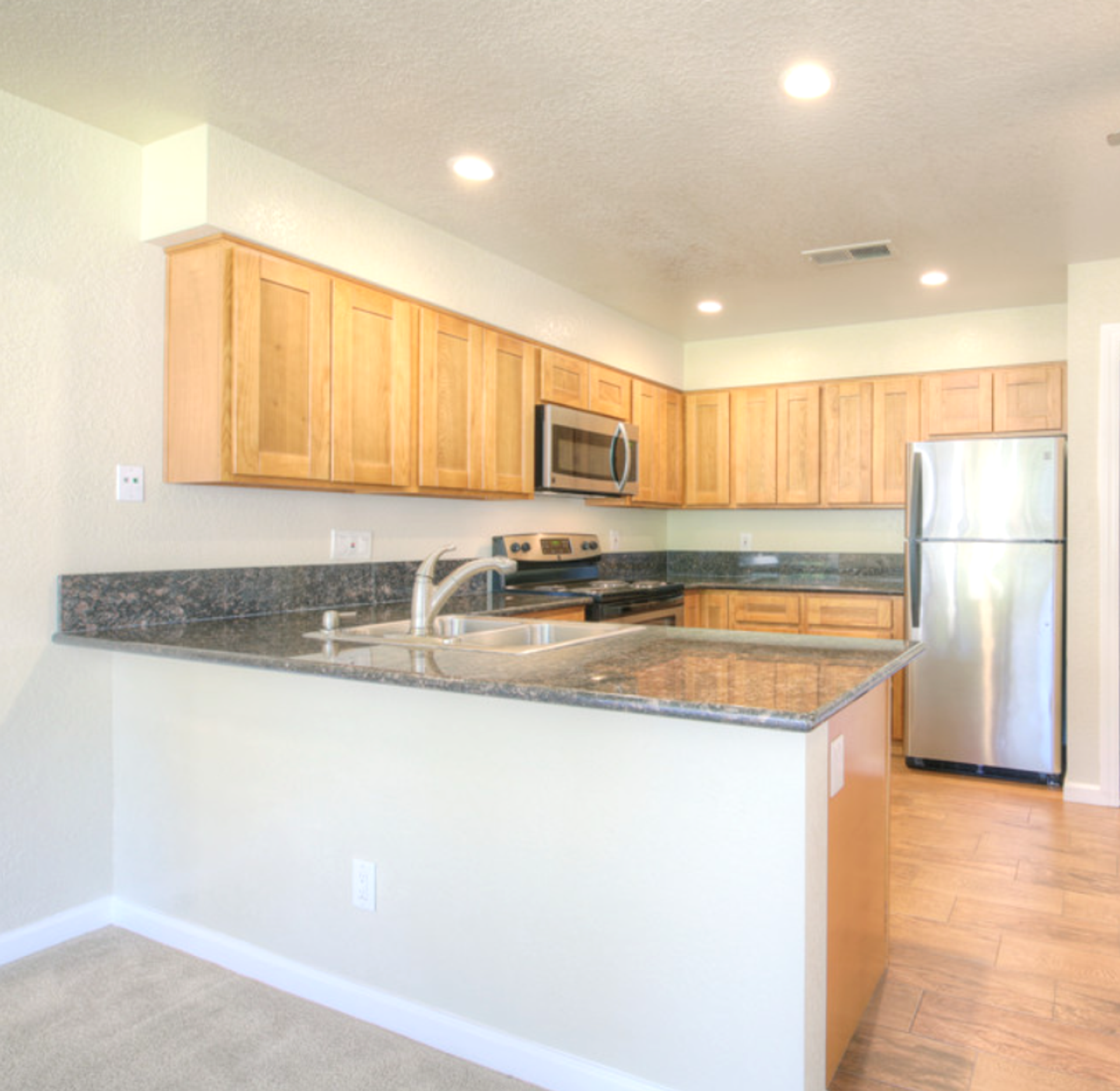 Modesto Apartment: 3500 San Clemente Ave