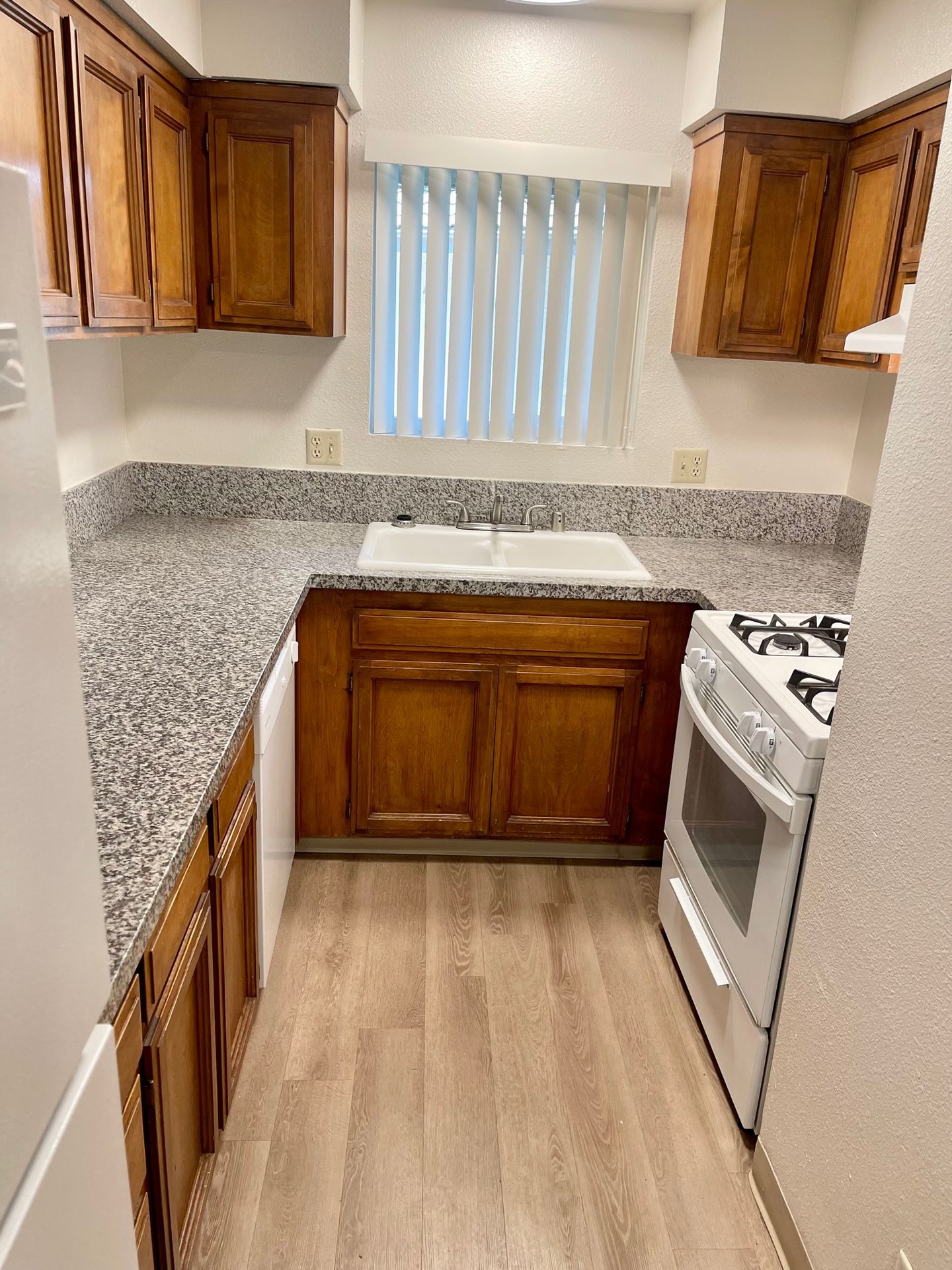 Fresno Apartment: 4885 N Chestnut Ave