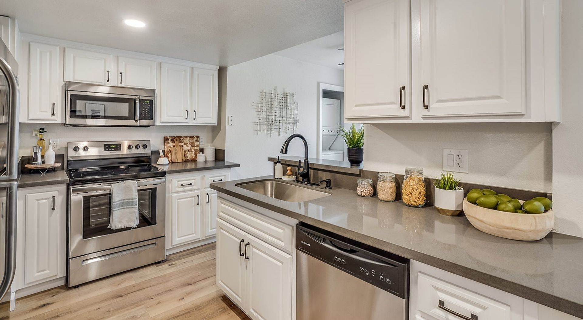 Modesto Apartment: 2112 Floyd Ave