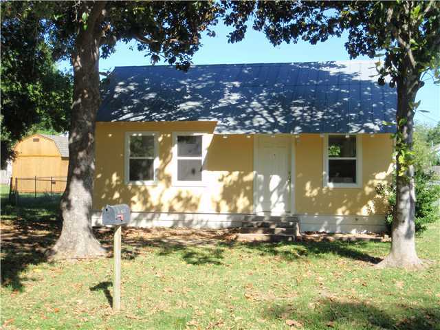 Smithville House: 104 Wilkes St