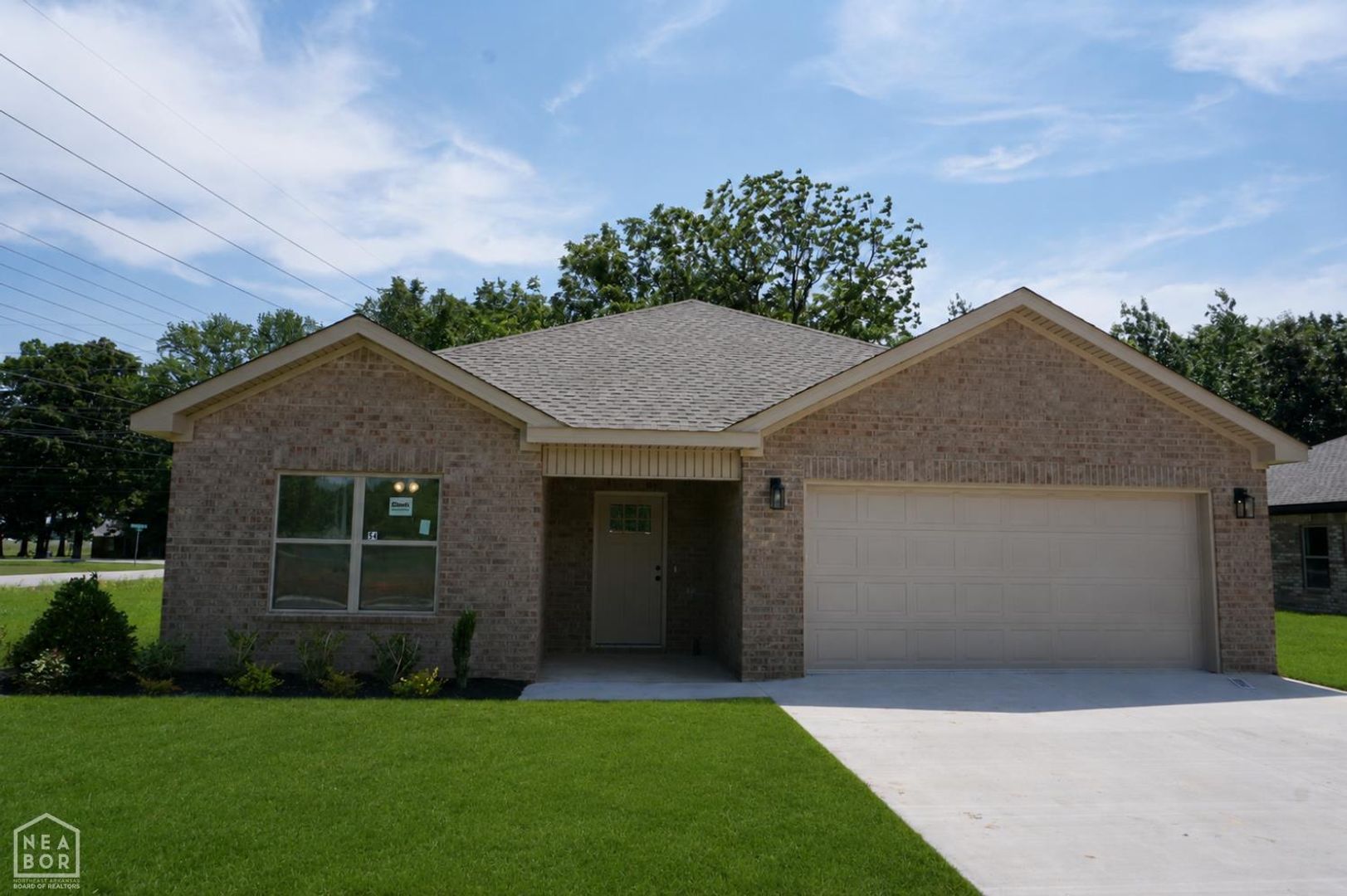 Jonesboro House: 5400 Lotus St