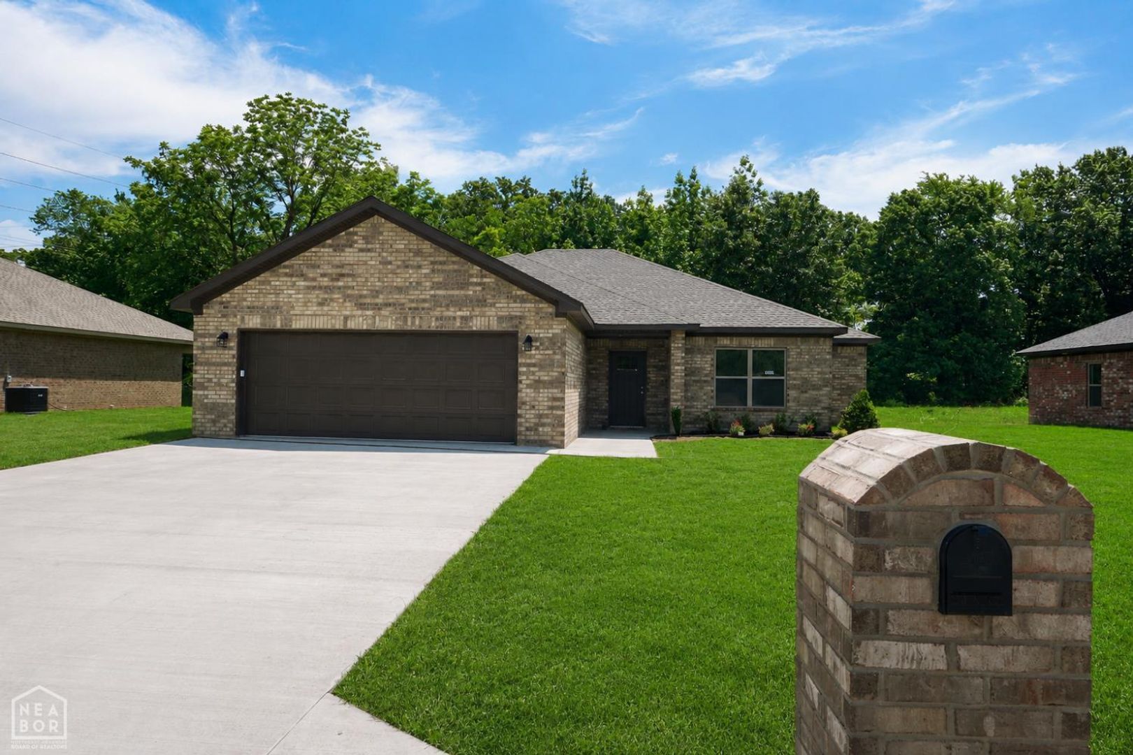 Jonesboro House: 5402 Lotus St