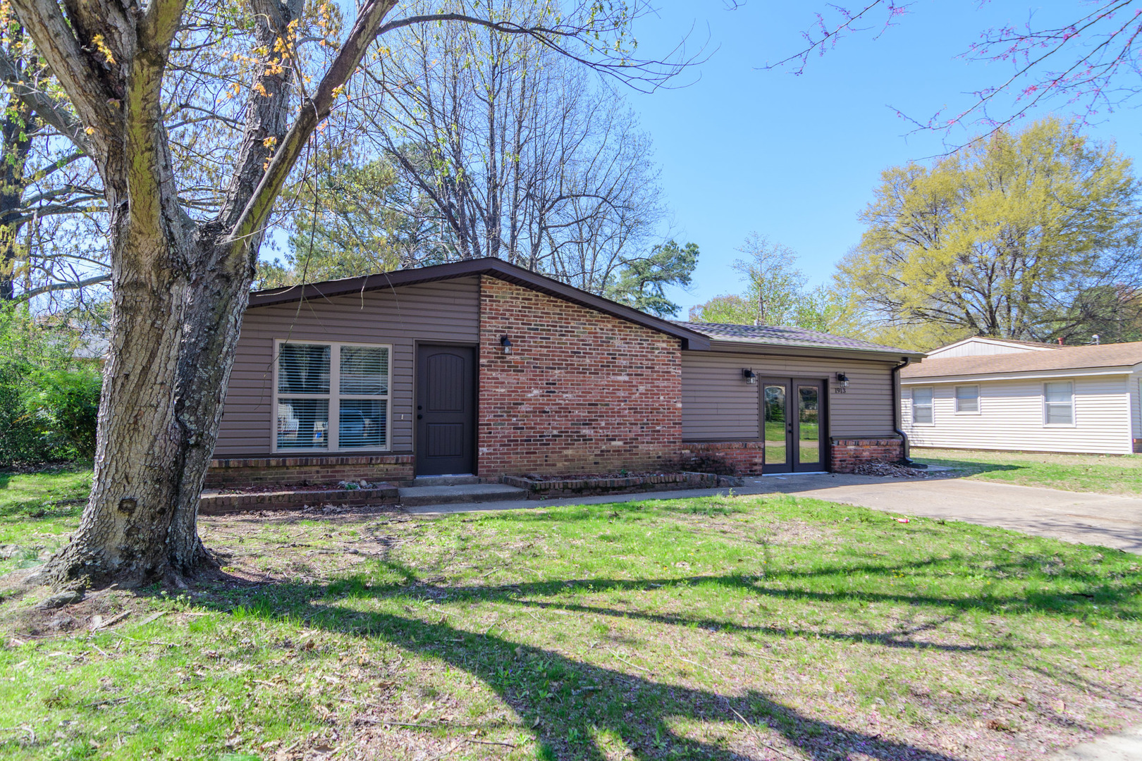 Jonesboro House: 1913 Kenwood