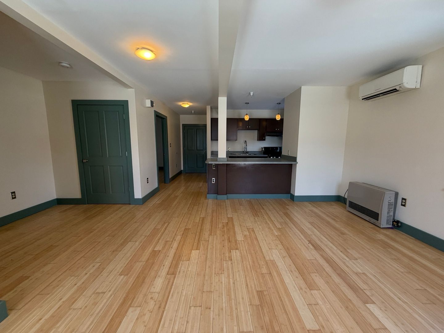 Burlington Apartment: 151 S. Champlain Street