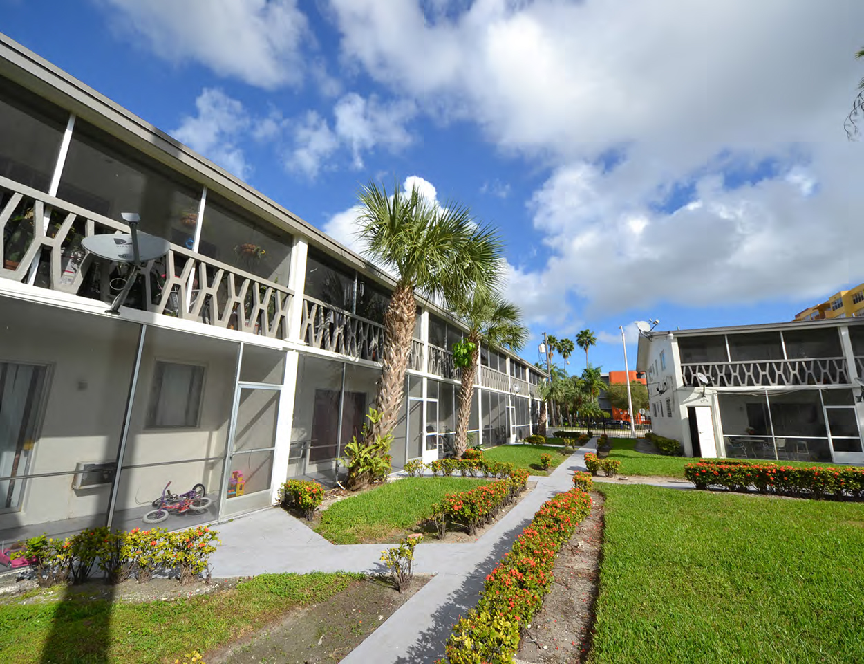 North Miami Beach Apartment: 1495 NE 167 Street