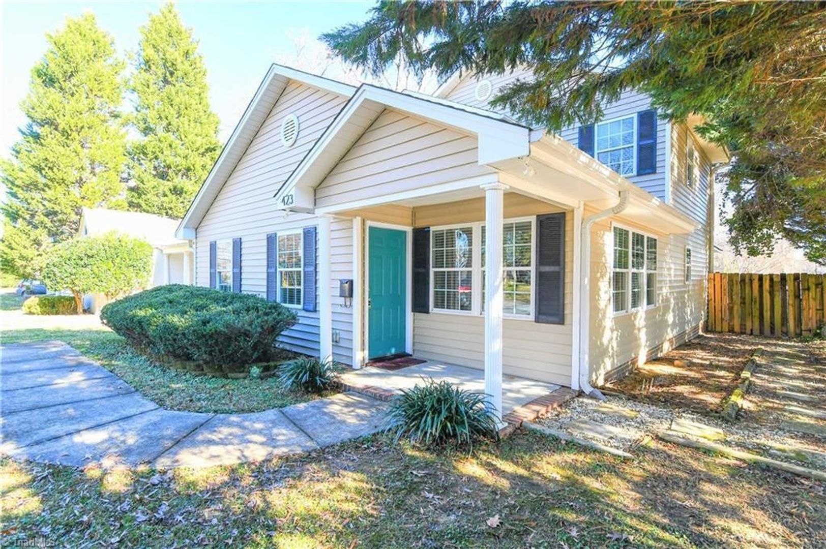 Greensboro House: 423 Westdale Place