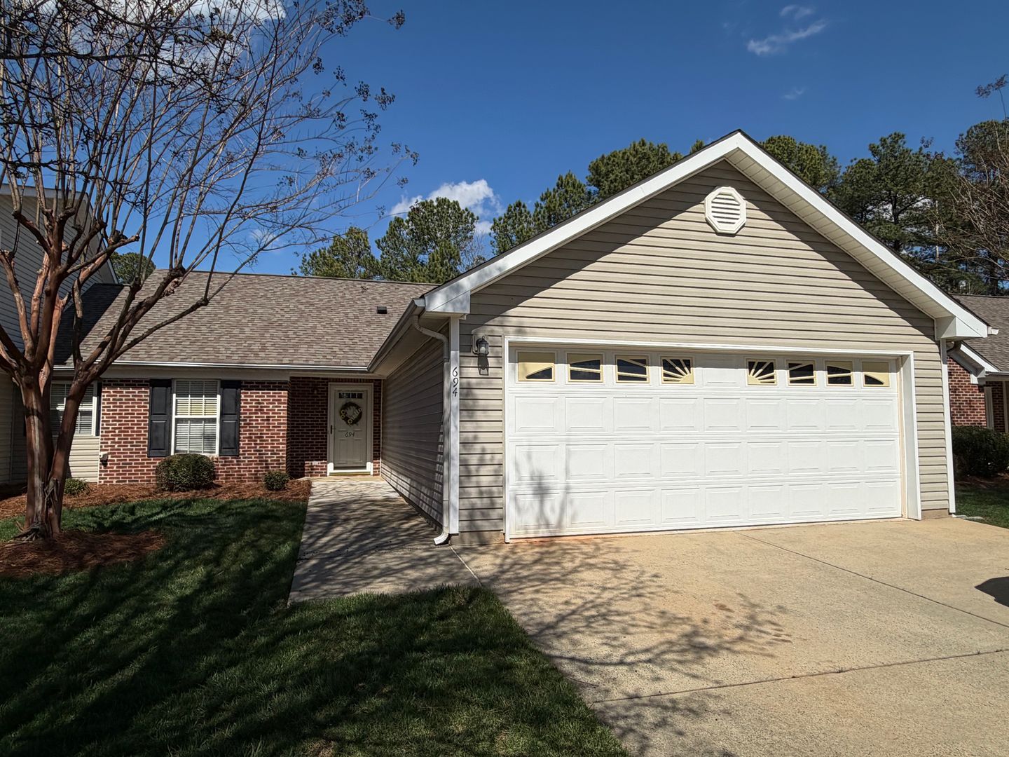 Elon Townhome: 694 Huntingdon St.