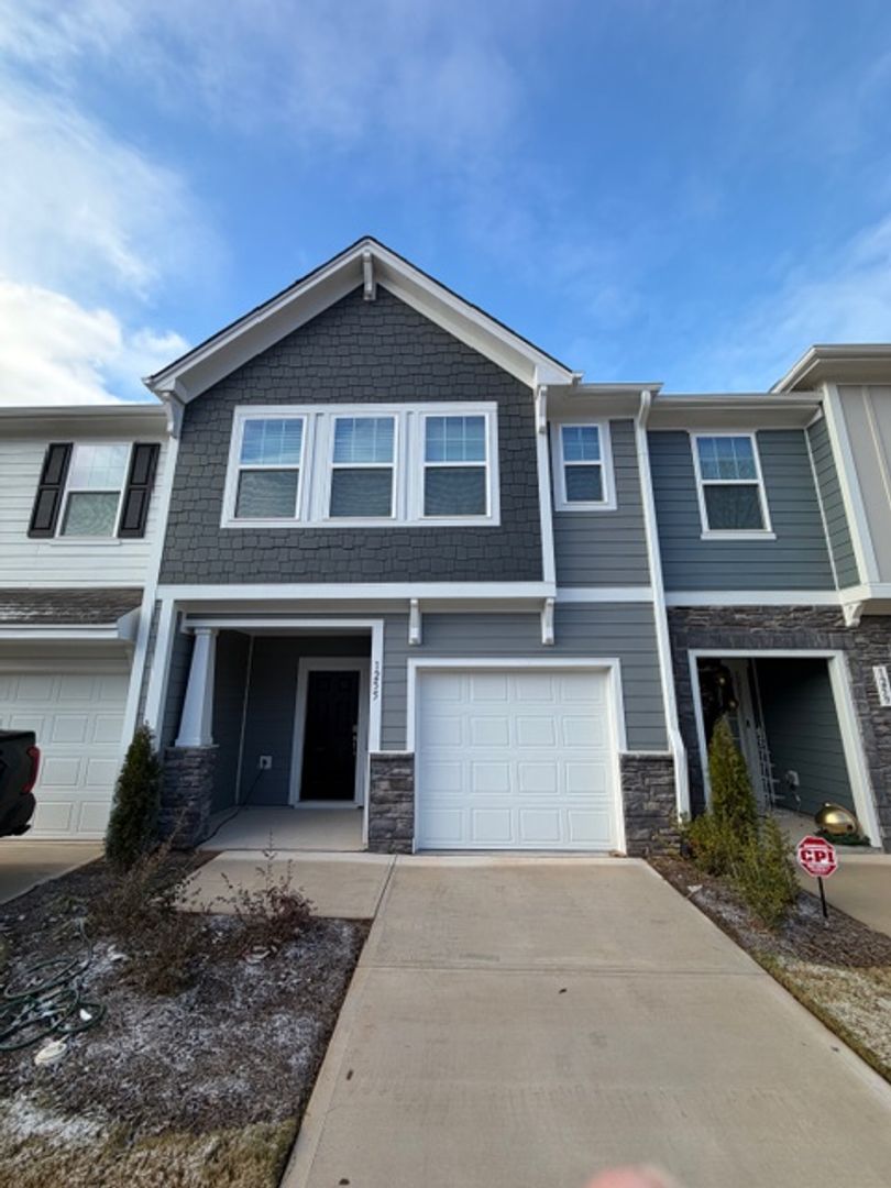 Mebane House: 1255 Hammond Dr