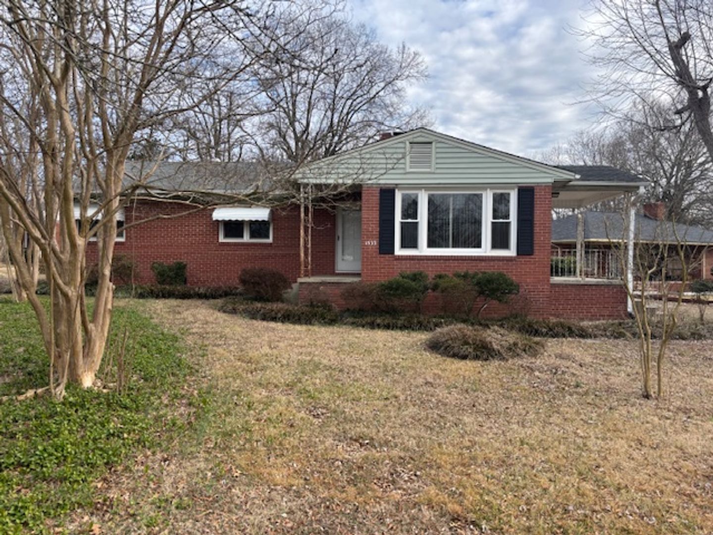 Burlington House: 1533 Sherwood Dr