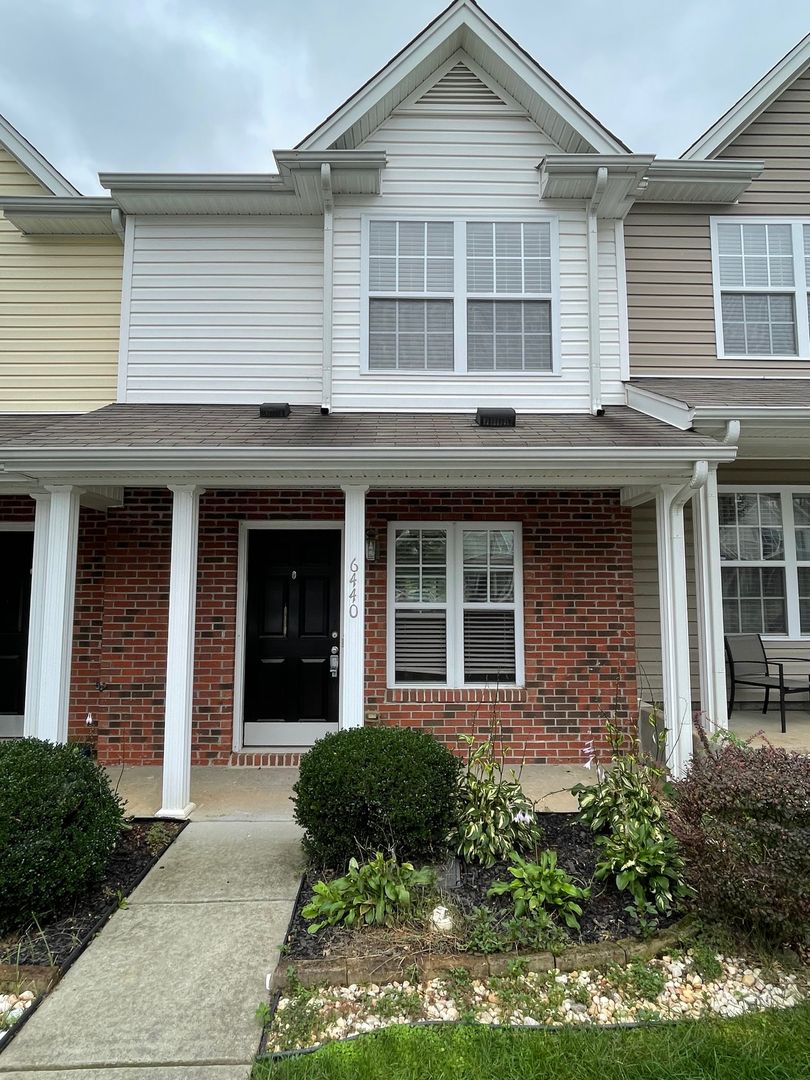 Whitsett House: 6440 Coral Vine Way