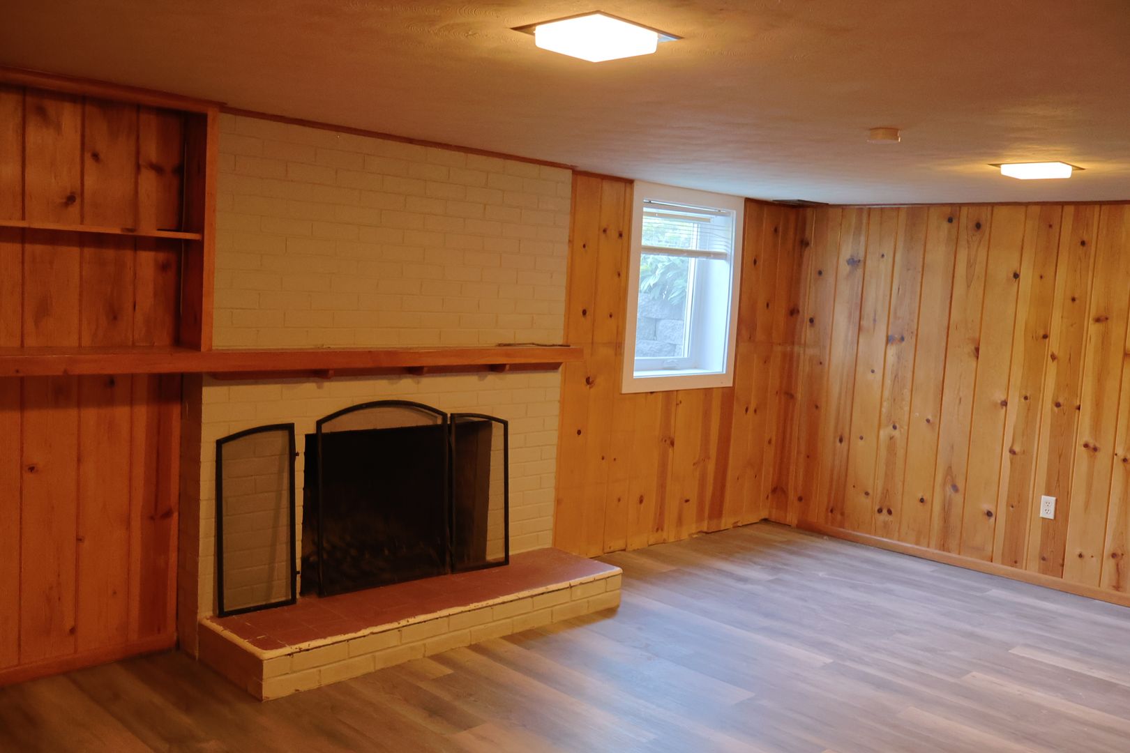 Tacoma Apartment: 820 120th St. S