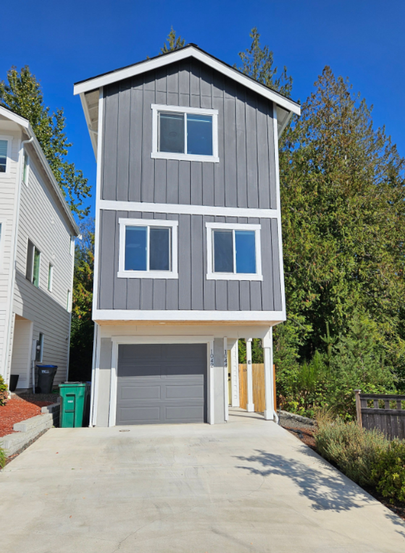Bremerton House: 1044 NW Dragonstone St.