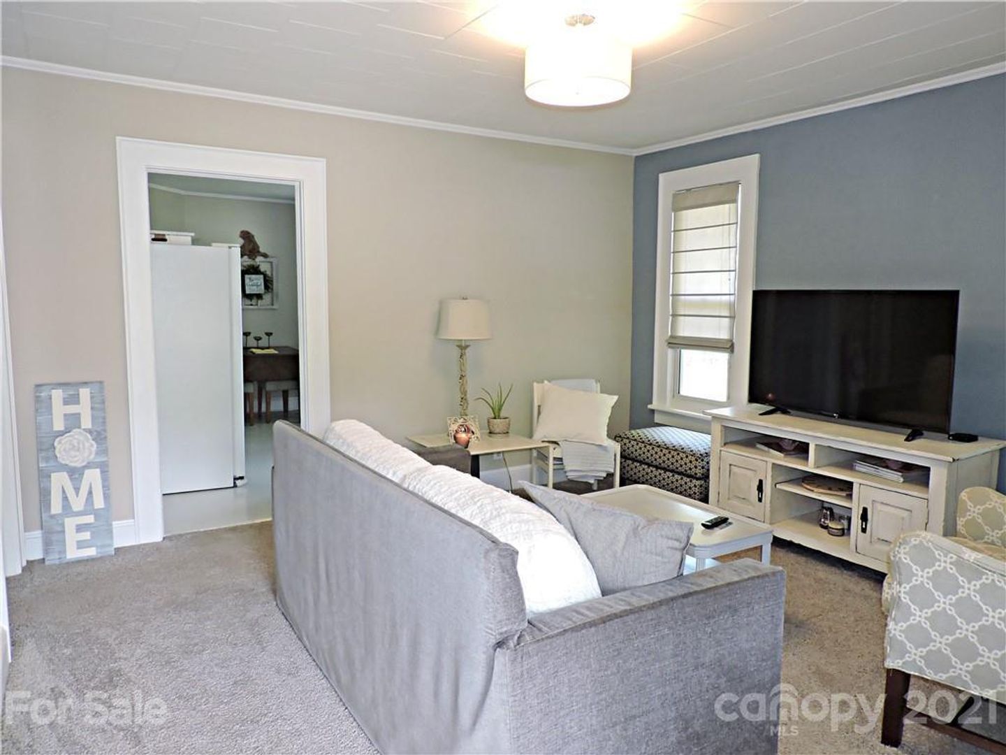 Newton House: 317 W 12th St