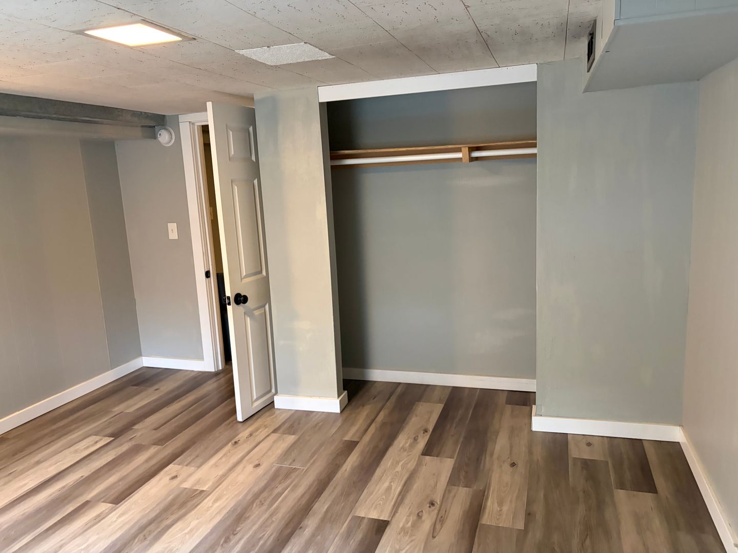 Tacoma Apartment: 820 120th St. S