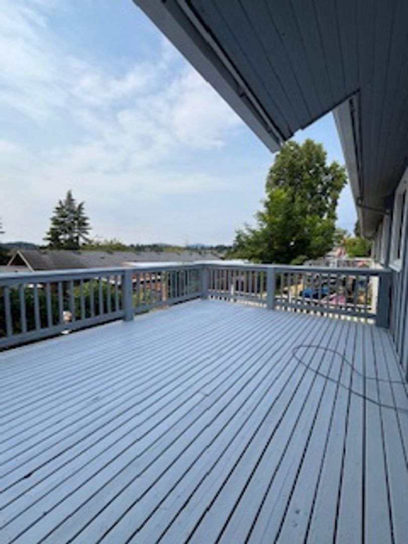 Bremerton Apartment: 215 Elm St