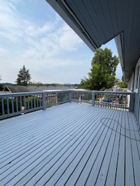 Newly Renovated 3-Bed, 1-Bath Water Views – Spacious Multi-Family Living / AC – photo 1