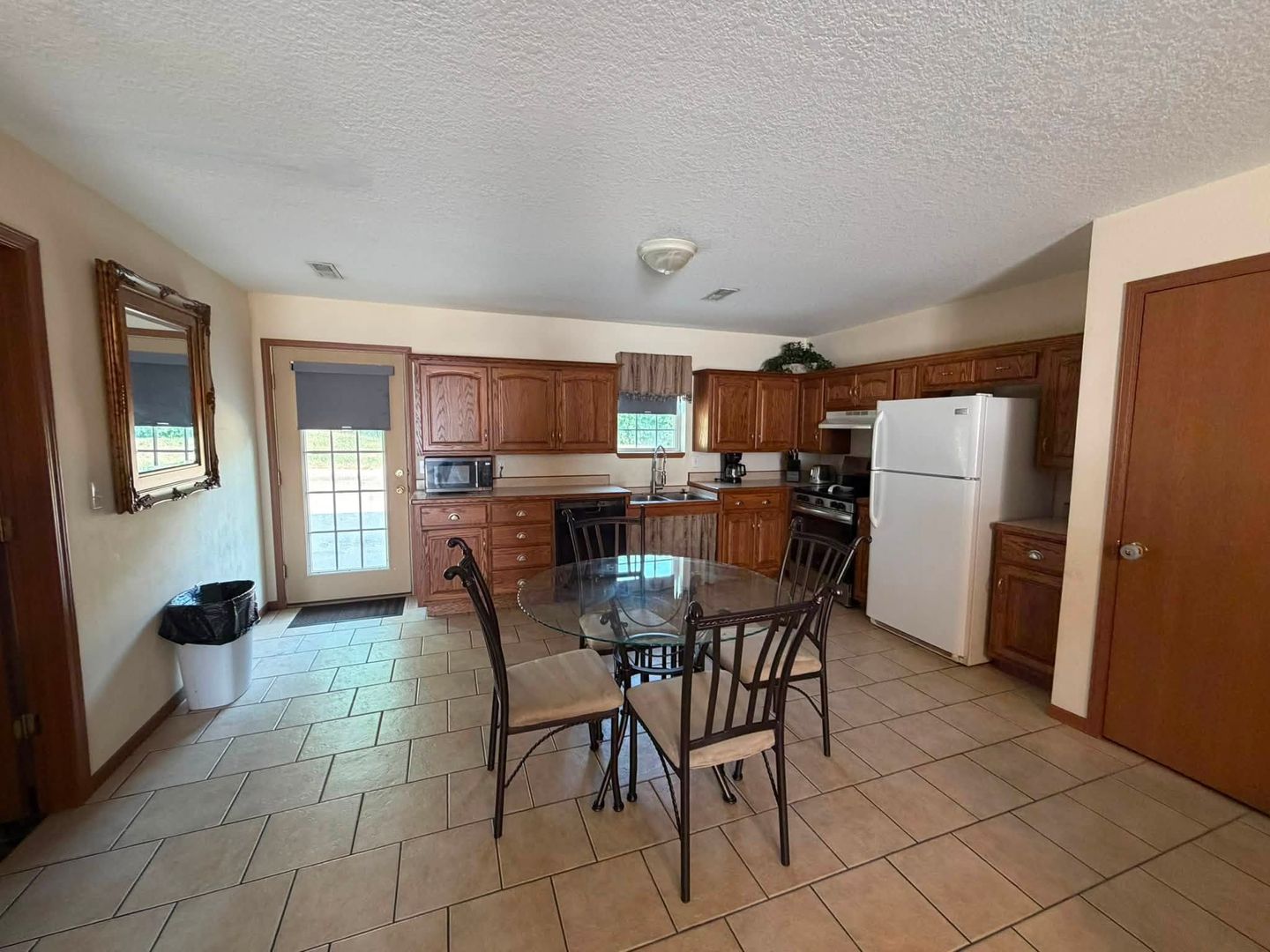 Joplin Apartment: 2230 E 8th St