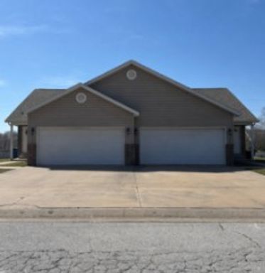 3-bedroom, 2-bath duplex in Carl Junction, MO